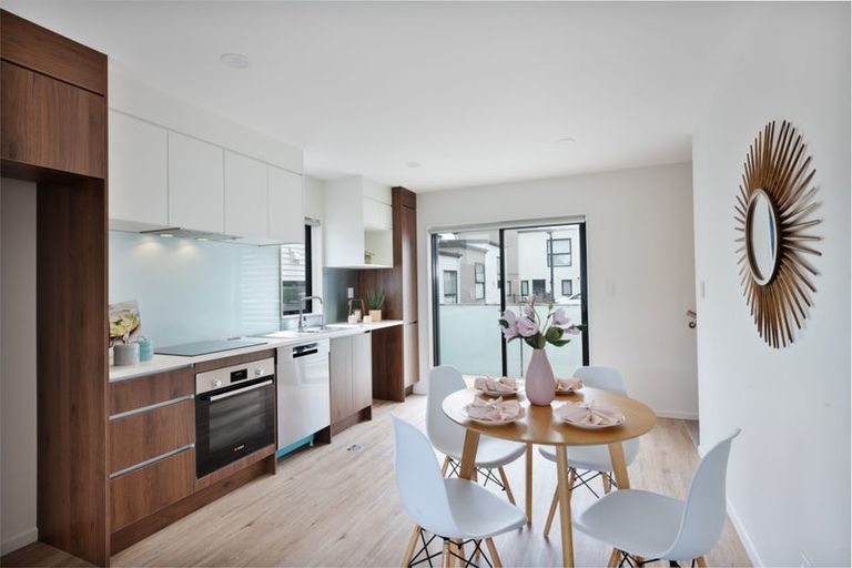 Photo of property in 5/237 Swanson Road, Henderson, Auckland, 0610