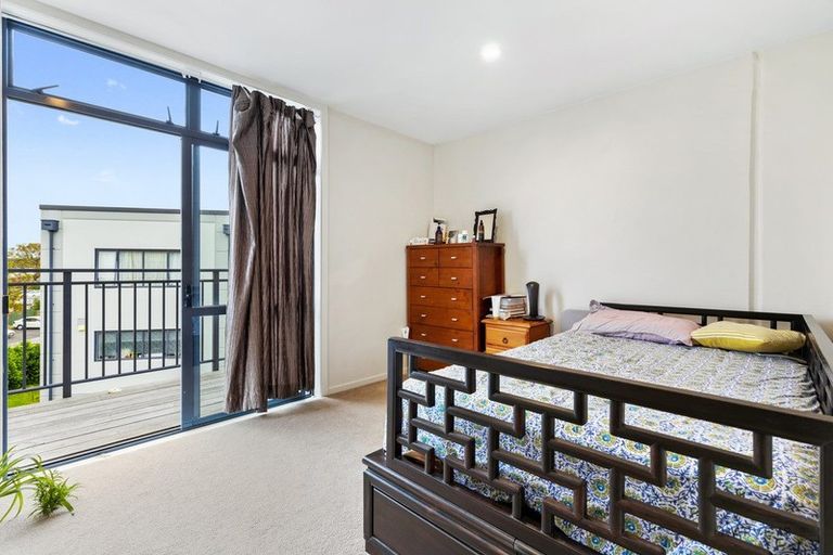 Photo of property in Krisley Court, 16/6 Ambrico Place, New Lynn, Auckland, 0600