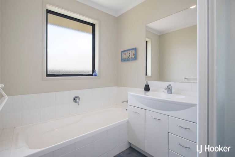 Photo of property in 16 Reo Crescent, Waihi Beach, 3611