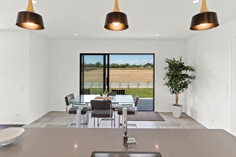 Photo of property in 17 Madison Street, Carterton, 5713