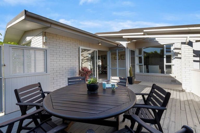 Photo of property in 32 Fielding Crescent, Farm Cove, Auckland, 2012