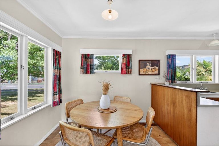 Photo of property in 68 Puketapu Road, Taradale, Napier, 4112