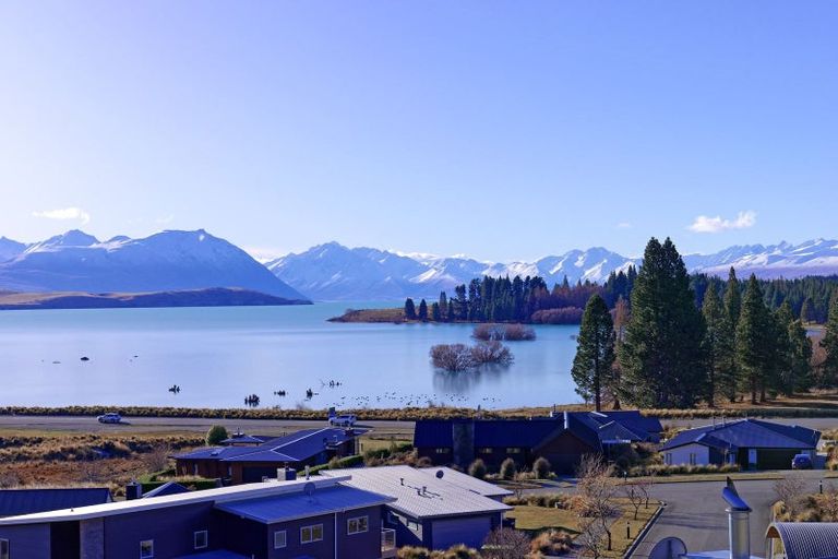 Photo of property in 2 Rankin Rise, Lake Tekapo, 7999