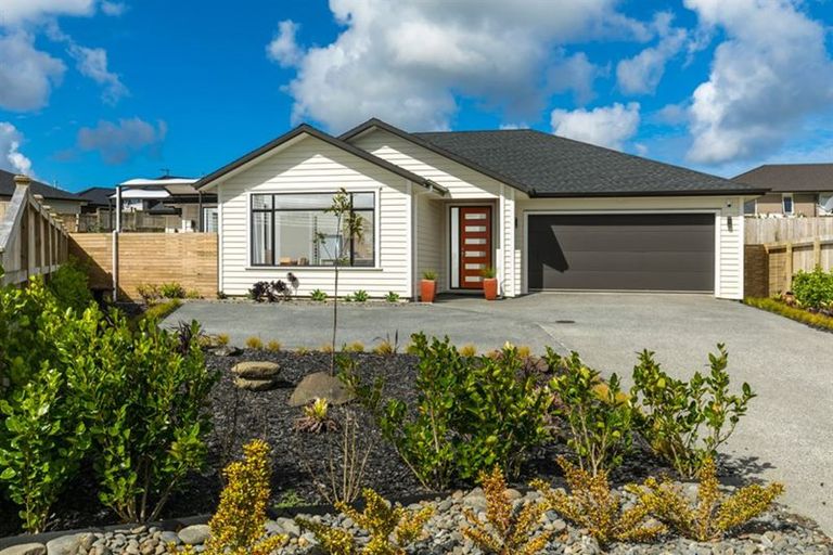 Photo of property in 13 Remana Crescent, Huapai, Kumeu, 0810