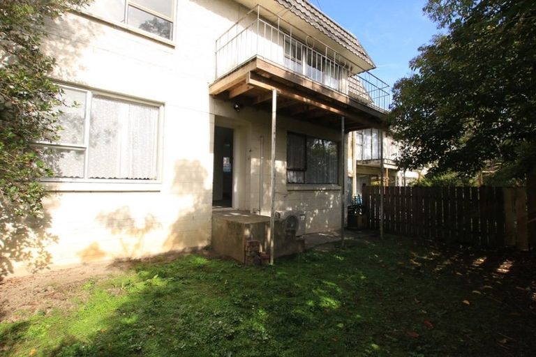 Photo of property in 7/126 Lynwood Road, New Lynn, Auckland, 0600