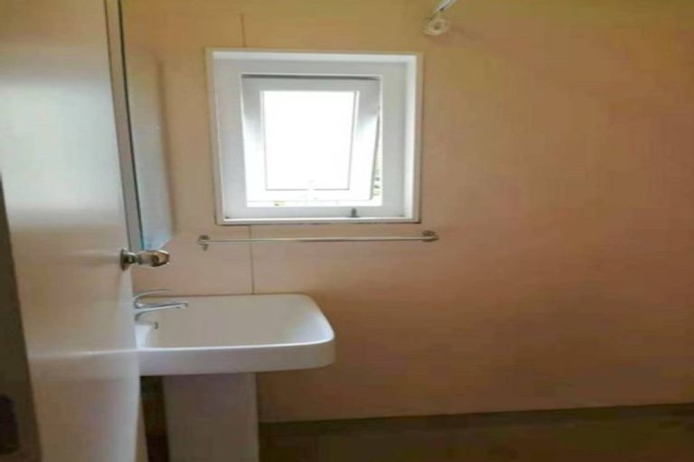 Photo of property in 120 Sunset Road, Unsworth Heights, Auckland, 0632