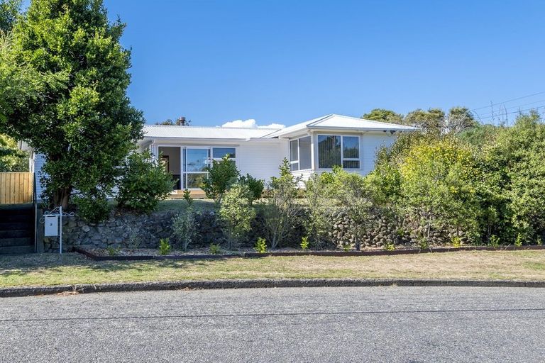 Photo of property in 3 Toroa Road, Otaihanga, Paraparaumu, 5036