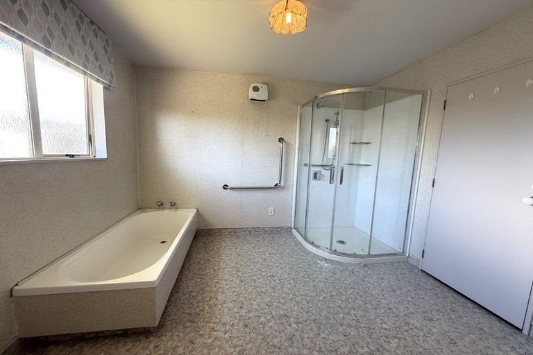 Photo of property in 1 Karina Crescent, Redwoodtown, Blenheim, 7201