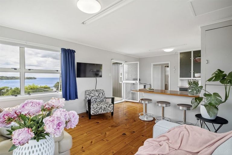 Photo of property in 97 Tiri Road, Tindalls Beach, Whangaparaoa, 0930