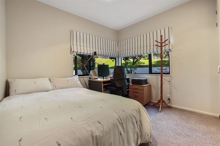 Photo of property in 139 Moncks Spur Road, Redcliffs, Christchurch, 8081