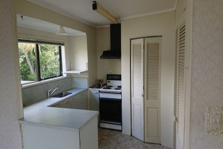 Photo of property in 2/2 Orewa Street, Torbay, Auckland, 0630