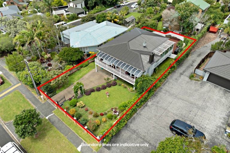 Photo of property in 714 East Coast Road, Pinehill, Auckland, 0632