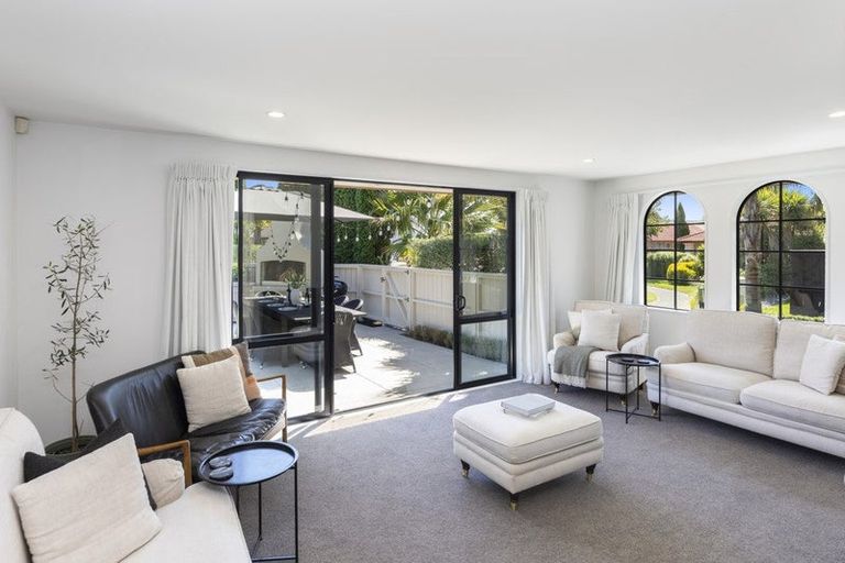 Photo of property in 10 Mica Place, Northwood, Christchurch, 8051