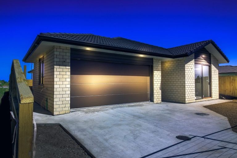 Photo of property in 24 Koroheke Road, Takanini, 2110