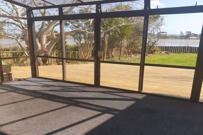 Photo of property in 17 Shanley Crescent, Waiuku, 2123