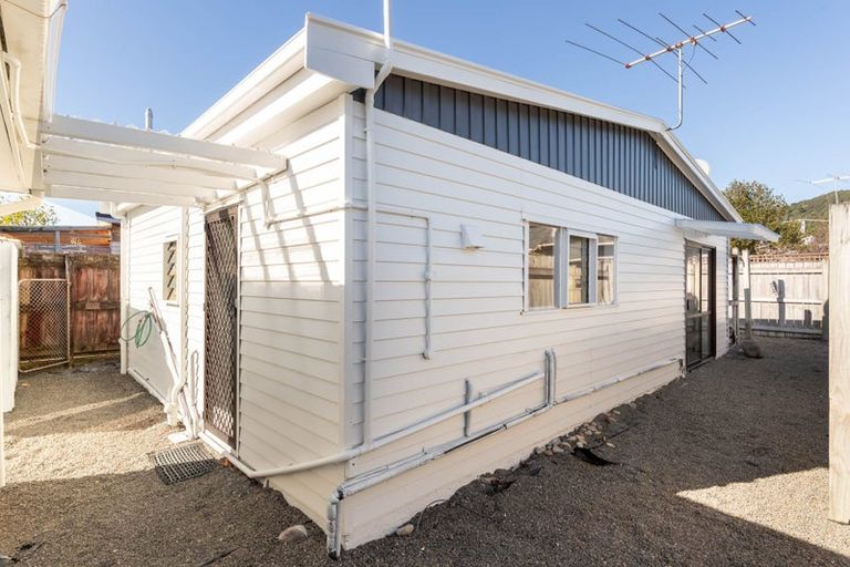 Photo of property in 8 Cole Grove, Wallaceville, Upper Hutt, 5018