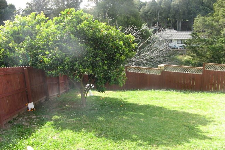 Photo of property in 2/41 Everglade Drive, Goodwood Heights, Auckland, 2105