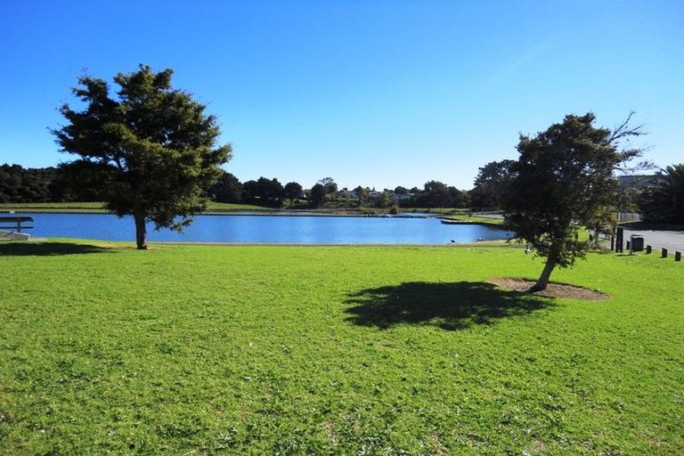 Photo of property in 27 Mcquarrie Avenue, Wattle Downs, Auckland, 2103