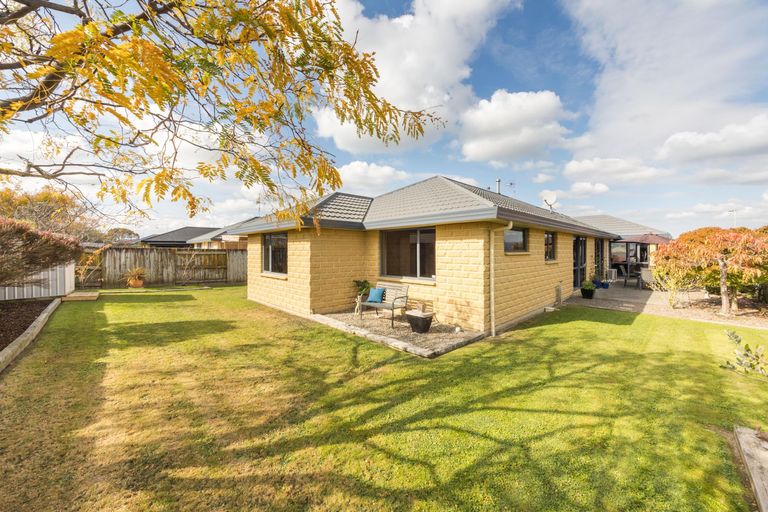Photo of property in 84 Parnell Heights, Kelvin Grove, Palmerston North, 4414