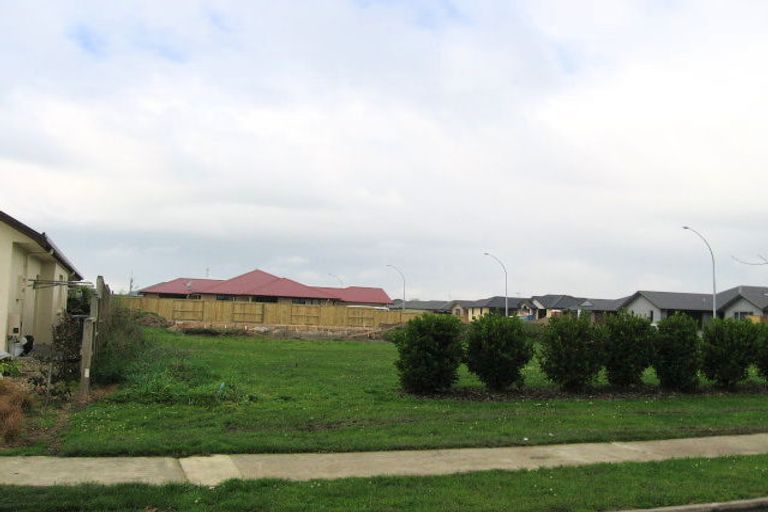 Photo of property in 2 Somerton Drive, Huntington, Hamilton, 3210