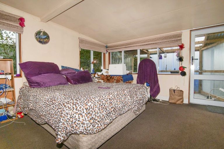 Photo of property in 22 Russell Street, Westport, 7825