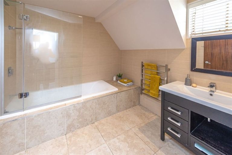 Photo of property in 1a Brassey Road, Saint Johns Hill, Whanganui, 4500