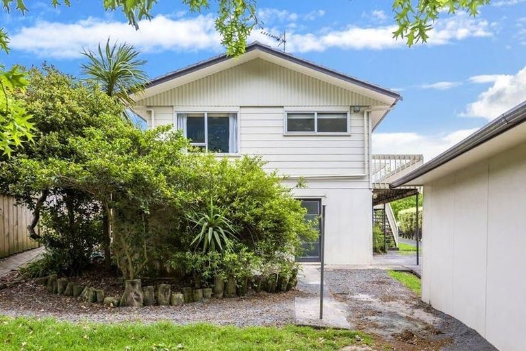Photo of property in 25 Dobell Road, Stanmore Bay, Whangaparaoa, 0932