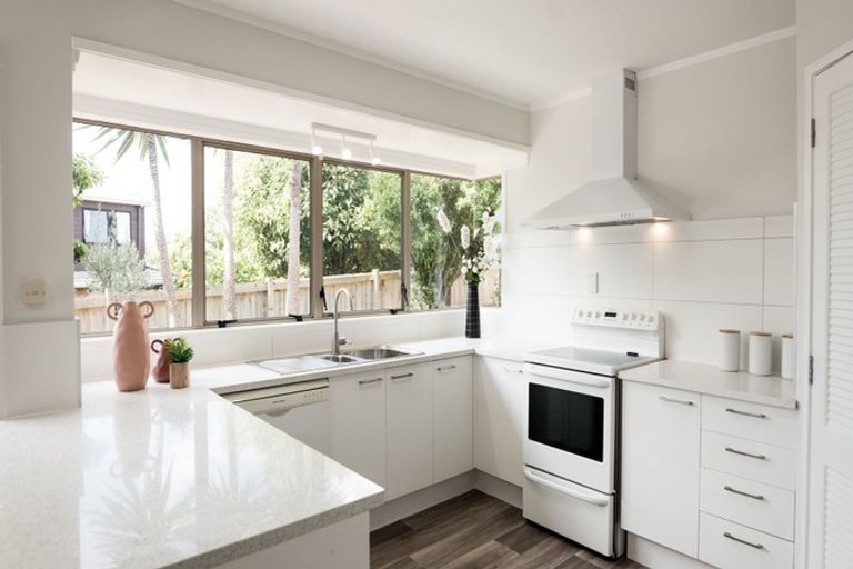 Photo of property in 1/16 Fieldstone Court, Northpark, Auckland, 2013