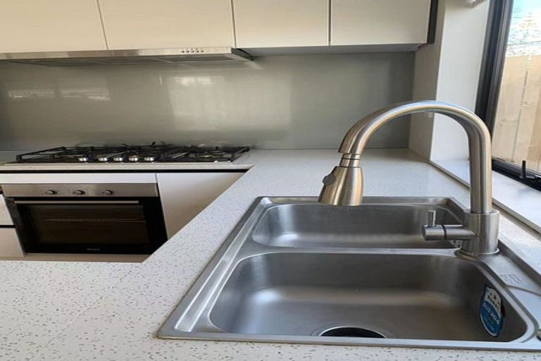 Photo of property in 98 Cardiff Road, Pakuranga, Auckland, 2010