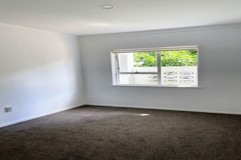 Photo of property in 1/12 Rugby Road, Birkenhead, Auckland, 0626