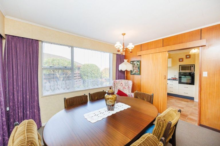 Photo of property in 18 Westhaven Grove, Takaro, Palmerston North, 4412