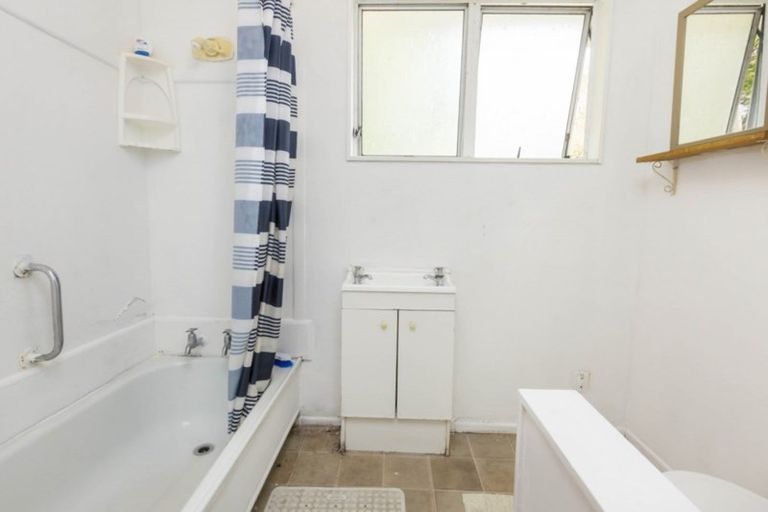 Photo of property in 77 Martin Street, Wallaceville, Upper Hutt, 5018