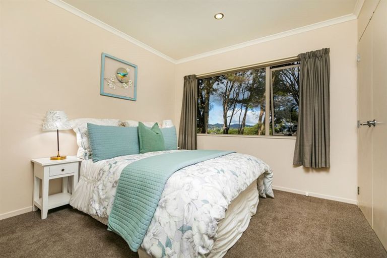 Photo of property in 27 Mckinley Road, Sunnyvale, Auckland, 0612