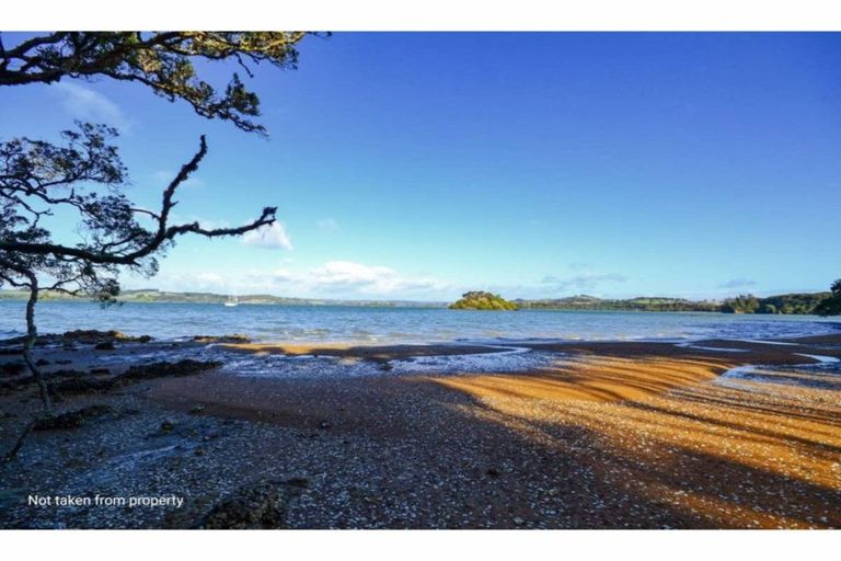Photo of property in 15 Bush Point Road, Kerikeri, 0294
