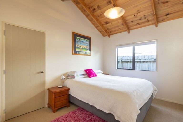 Photo of property in 15 Kitty Frazer Lane, Omaha, 0986