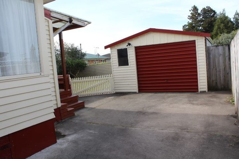 Photo of property in 24 Dalesford Street, Silverdale, Hamilton, 3216