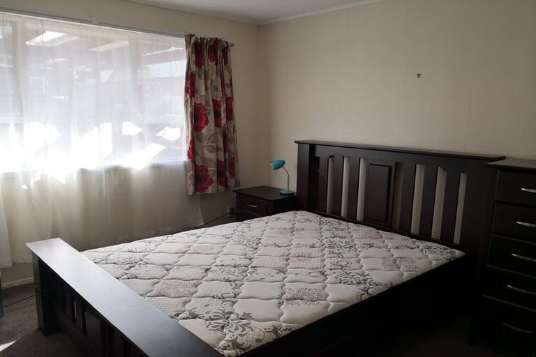 Photo of property in 1/22 La Perouse Street, Botany Downs, Auckland, 2010