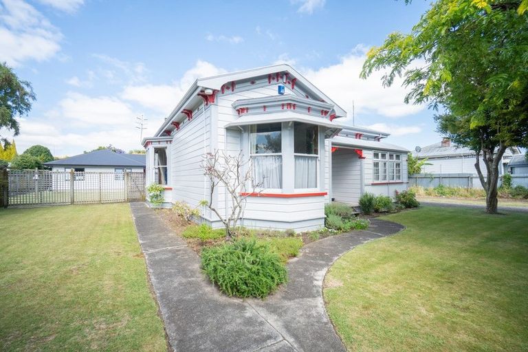 Photo of property in 16 Lombard Street, Palmerston North, 4410