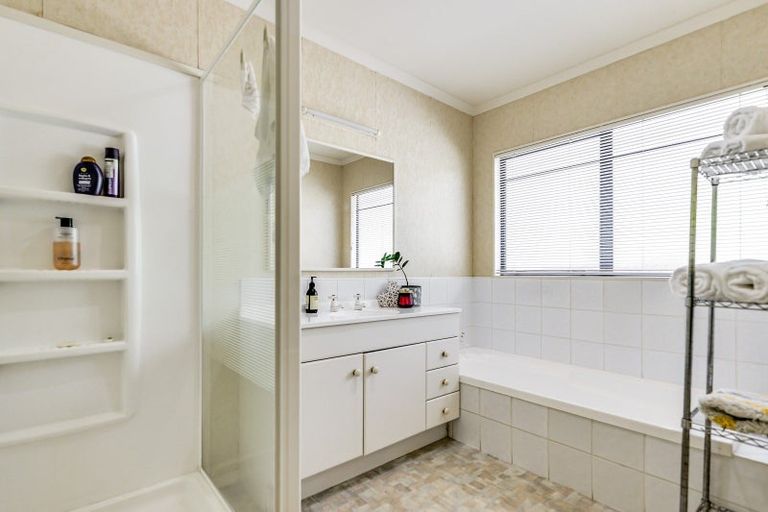 Photo of property in 46 Greenfield Drive, Western Heights, Hamilton, 3200