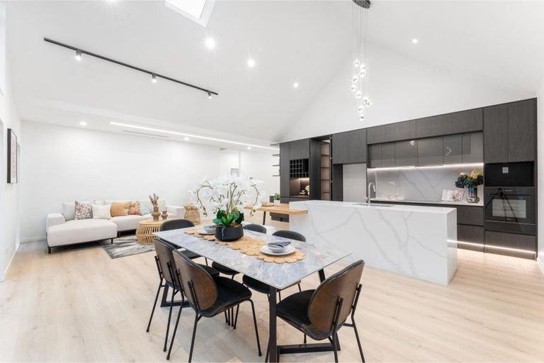 Photo of property in 32 Streamview Way, Long Bay, 0792