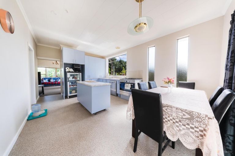 Photo of property in 1 James Street, Waimate, 7980