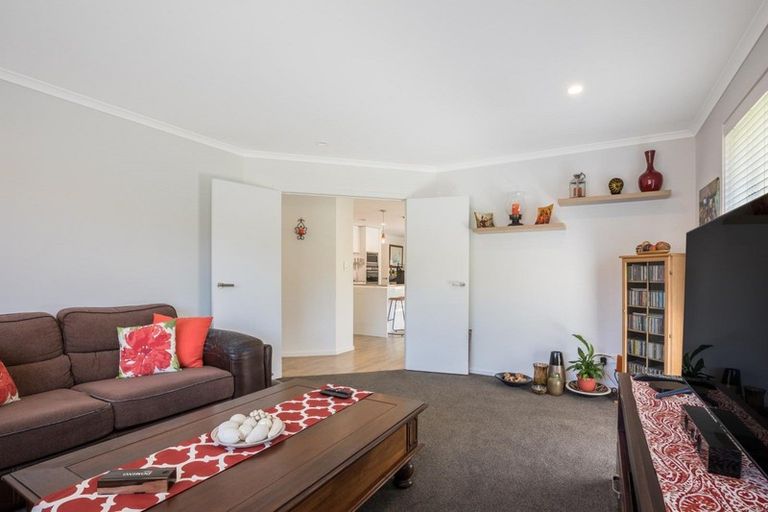 Photo of property in 35 Banks Boulevard, Whitby, Porirua, 5024