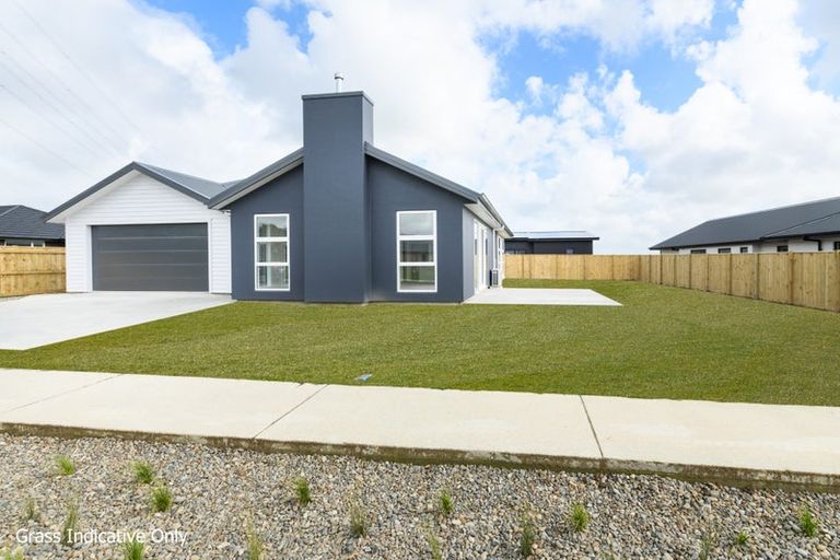 Photo of property in 61 Atlantic Drive, Fitzherbert, Palmerston North, 4410