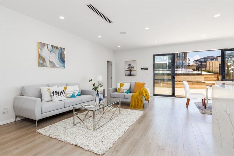 Photo of property in 42 Dungloe Avenue, Flat Bush, Auckland, 2019