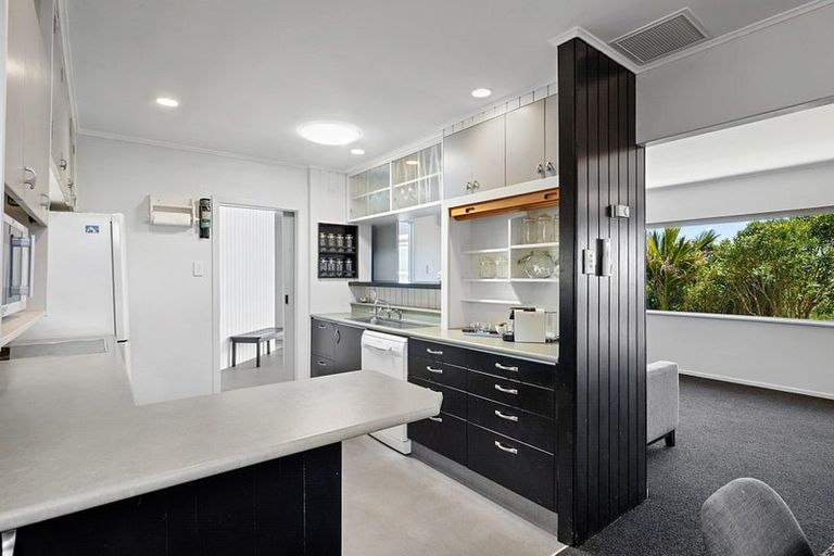 Photo of property in 16 Selwyn Street, Lower Vogeltown, New Plymouth, 4310