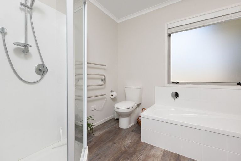 Photo of property in 41 Kahuparere Crescent, Pyes Pa, Tauranga, 3112