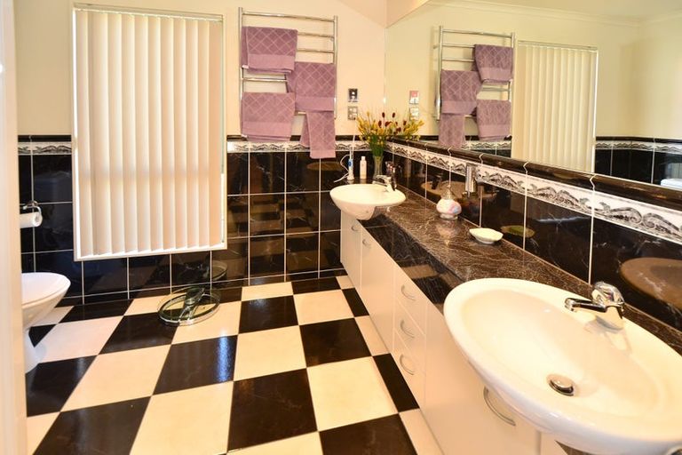 Photo of property in 60 Voyager Drive, Gulf Harbour, Whangaparaoa, 0930