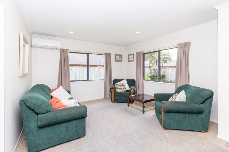 Photo of property in 61 Saint James Drive, Huntington, Hamilton, 3210