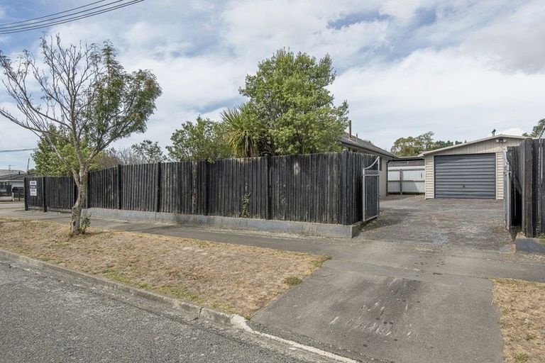 Photo of property in 255 Lake Terrace Road, Shirley, Christchurch, 8061