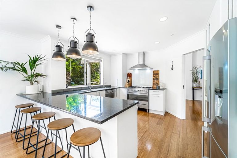 Photo of property in 22 Cascaden Road, Gulf Harbour, Whangaparaoa, 0930